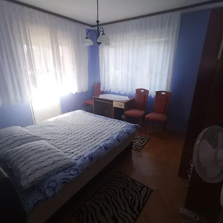 דירה Fuer 7 Personen- 100m Vom By Interhome קריקווניצה