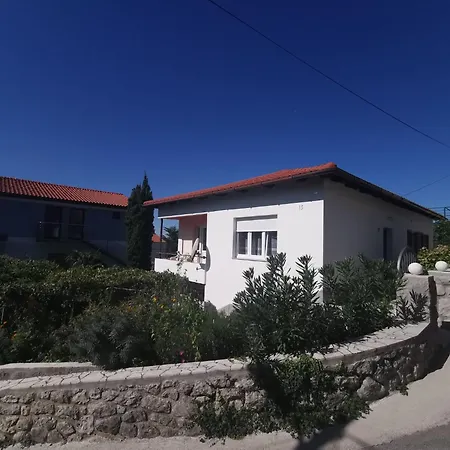 Fuer 7 Personen- 100m Vom By Interhome *