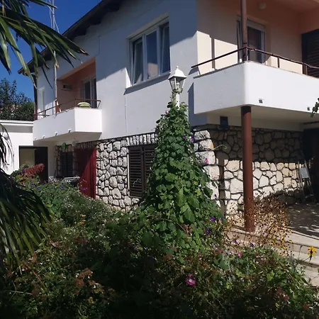 Fuer 7 Personen- 100m Vom By Interhome *