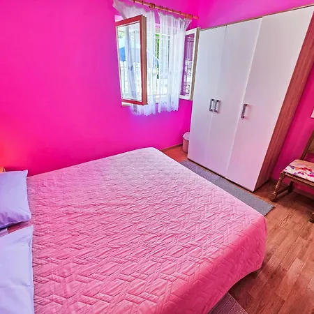 Fuer 7 Personen- 100m Vom By Interhome *