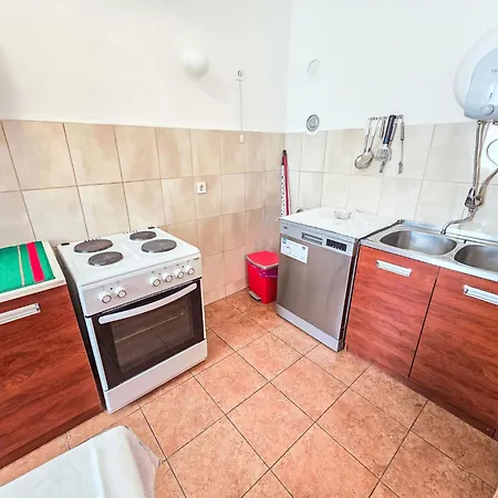 Fuer 7 Personen- 100m Vom By Interhome *