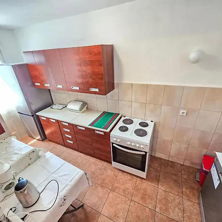 Fuer 7 Personen- 100m Vom By Interhome *