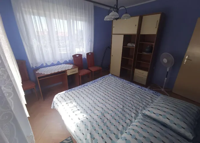 Apartment Fuer 7 Personen- 100m Vom By Interhome