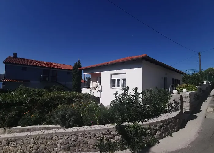 Fuer 7 Personen- 100m Vom By Interhome *